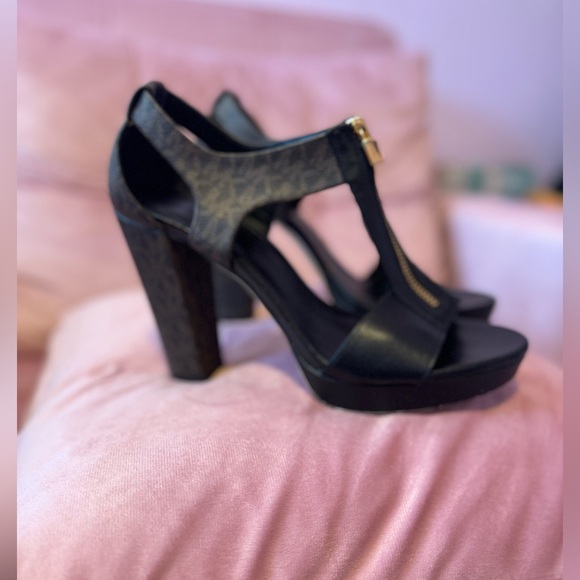 Michael Kors platform heels - Picture 10 of 10